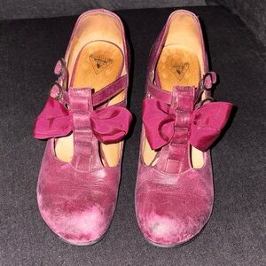 John Fluevog was Women's Burgundy Leather Heels with Bow Size 36 1/2